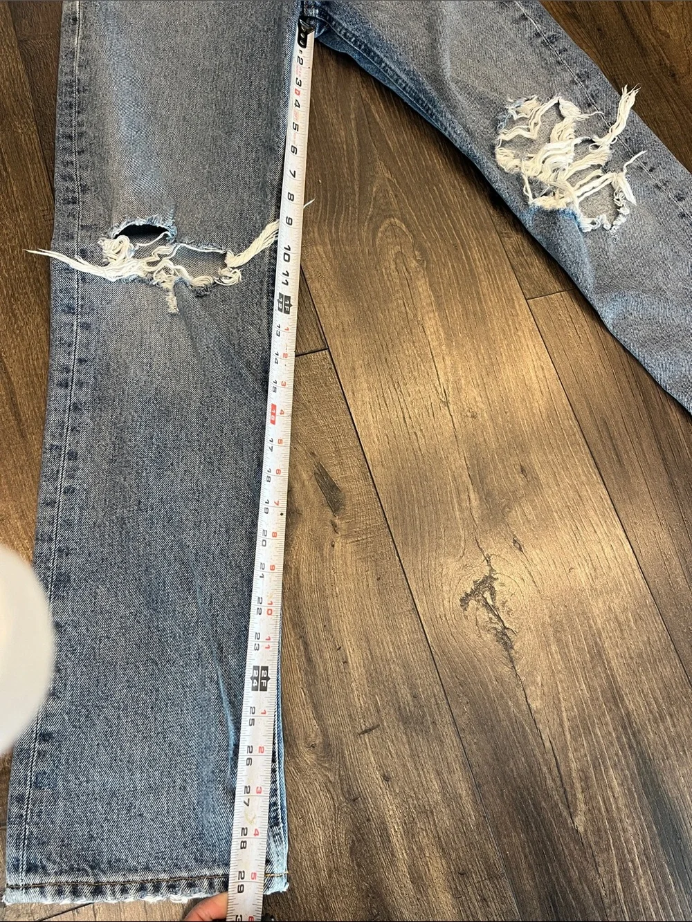 Agolde Women’s Lana fit Light Blue Distressed Jeans - Picture 9 of 9